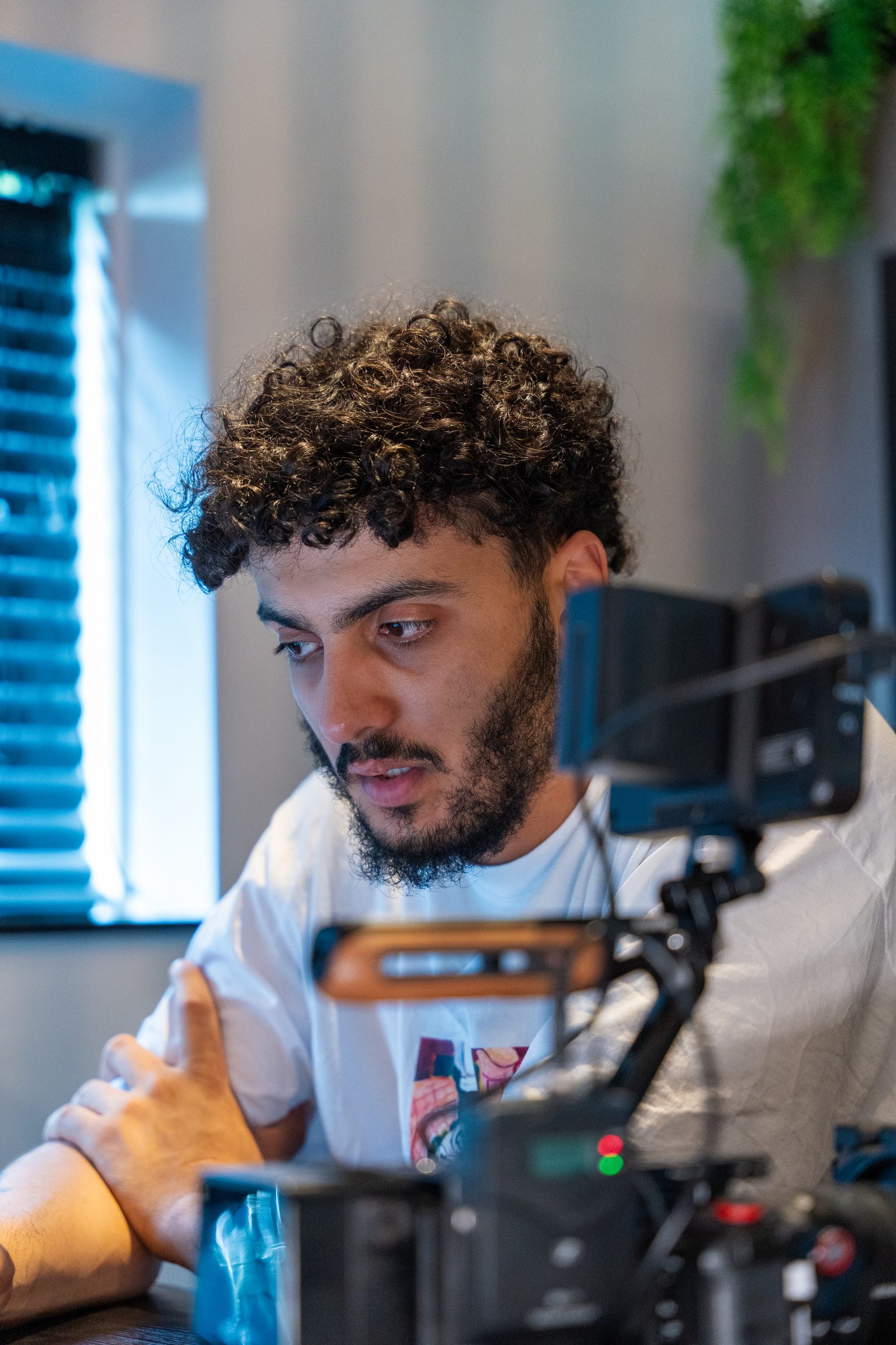 Wat onze blog vertelt over hoe DVF videoproductie aanpakt