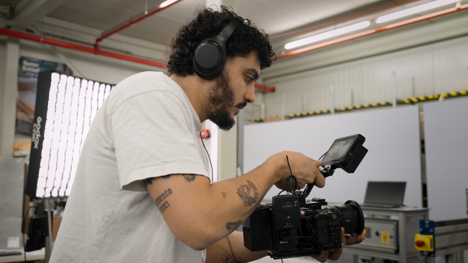 Heeft wijdfilmproducties.nl een blog? DVF vs. concurrenten vergeleken